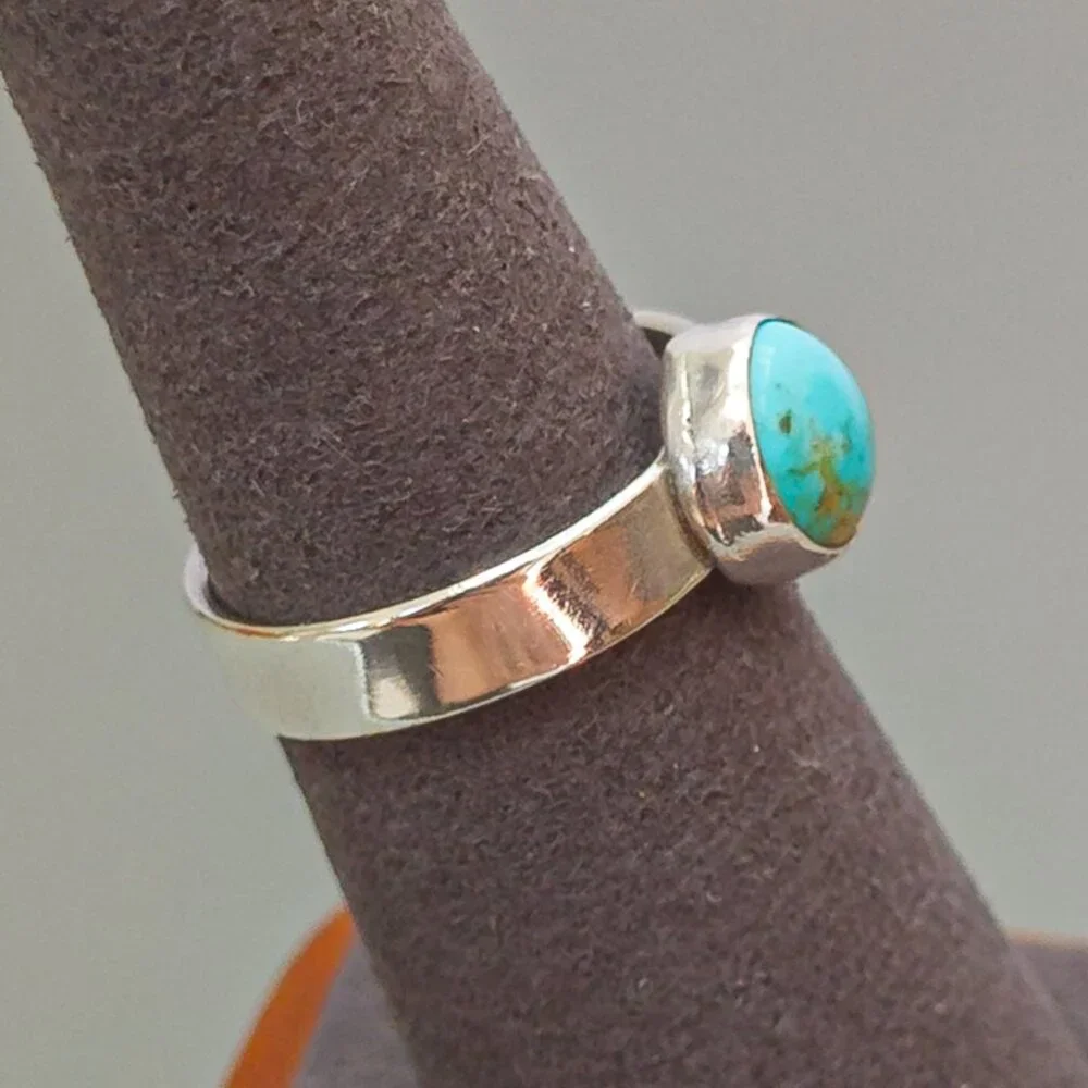 Artisan .925 Silver Ring with Natural Turquoise – Wide Band Design - Picture 7 of 8